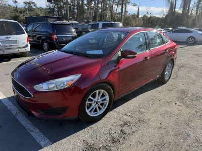 2015 Ford Focus SE's photo