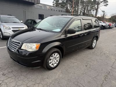 2010 Chrysler Town & Country LX
